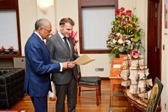 ed217cd7-3344-4b19-86a6-593f10eaa13b